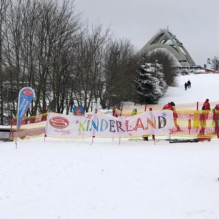 6-8 Persoons In 100m Van De Piste דירה *